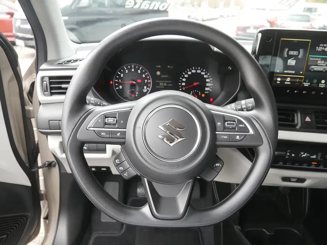 Suzuki Swift - Thumbnail 11
