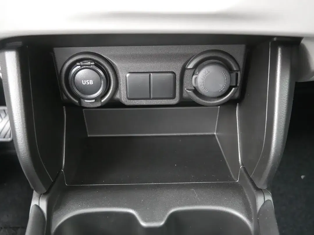 Suzuki Swift - Thumbnail 16