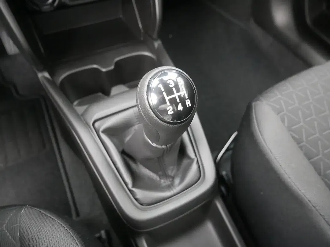 Suzuki Swift - Thumbnail 17