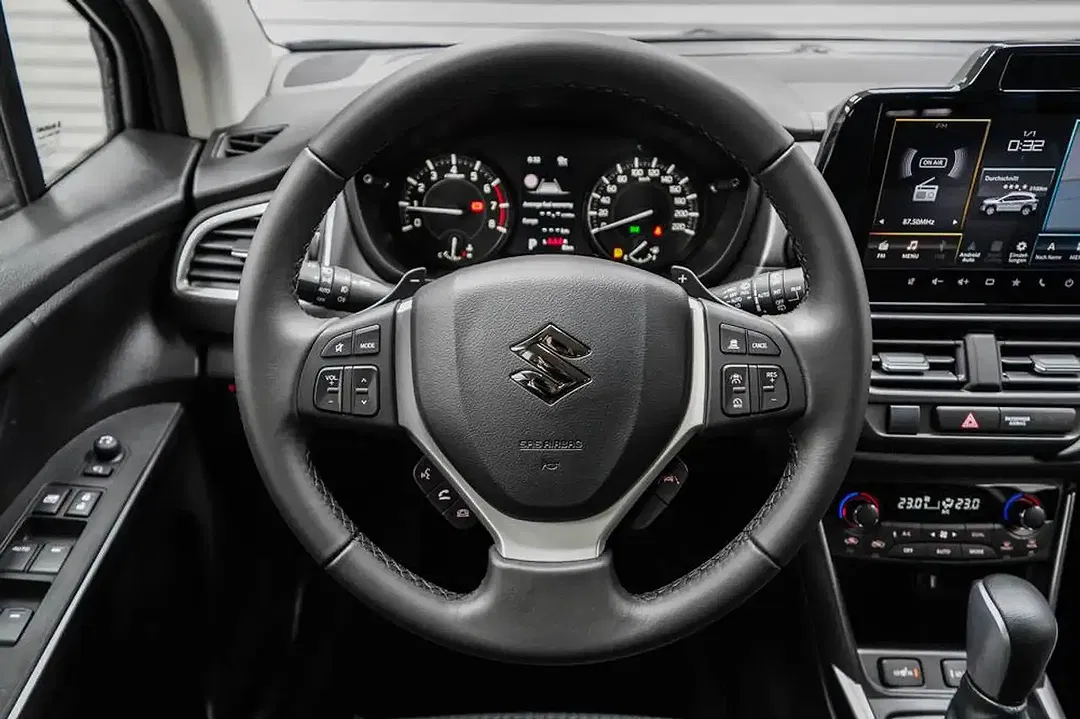 Suzuki S-Cross - Thumbnail 9