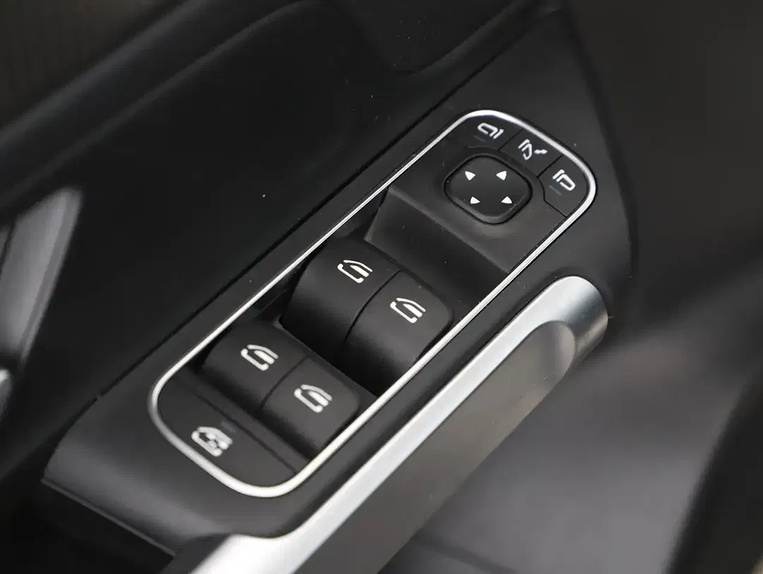 Mercedes-Benz EQB 250 - Thumbnail 5