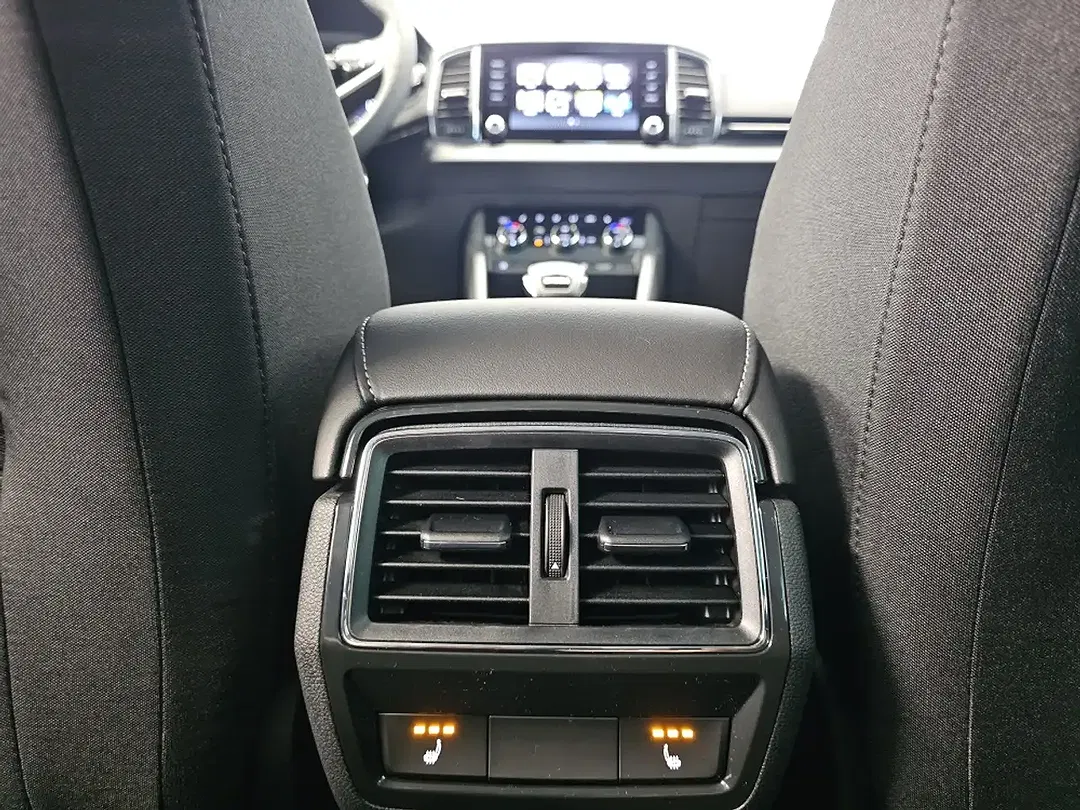 Skoda Karoq - Thumbnail 11