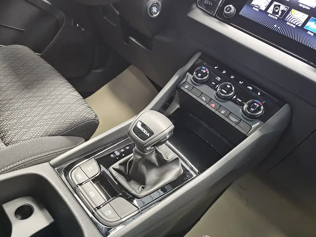 Skoda Karoq - Thumbnail 13