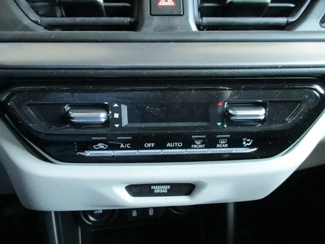 Suzuki Swift - Thumbnail 11