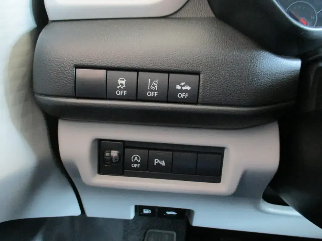 Suzuki Swift - Thumbnail 12