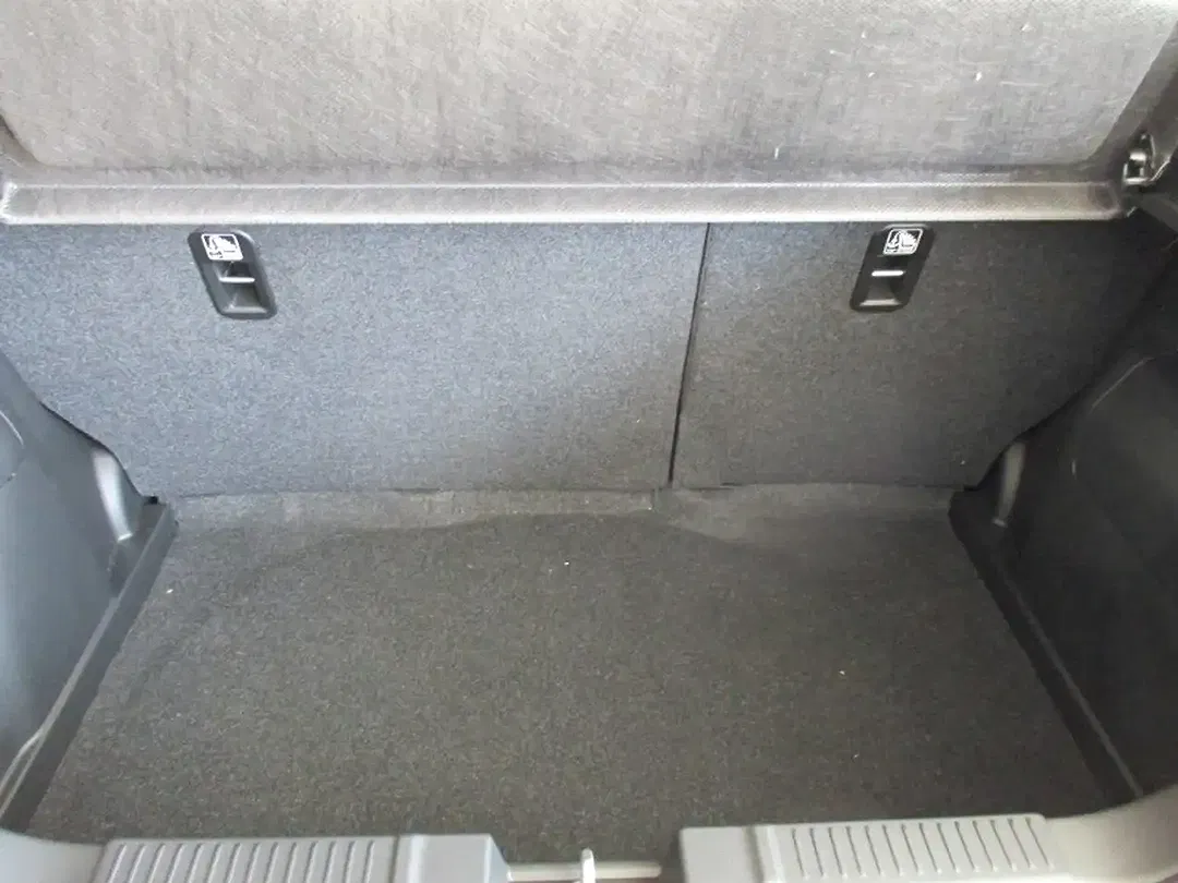 Suzuki Swift - Thumbnail 14
