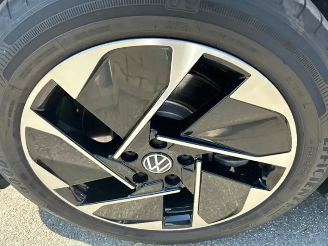 Volkswagen ID.3 - Thumbnail 7