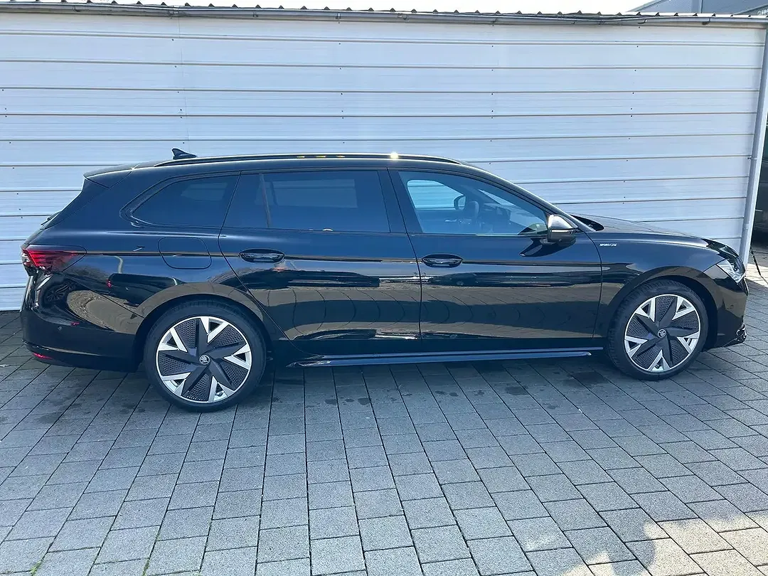 Skoda Superb - Thumbnail 3