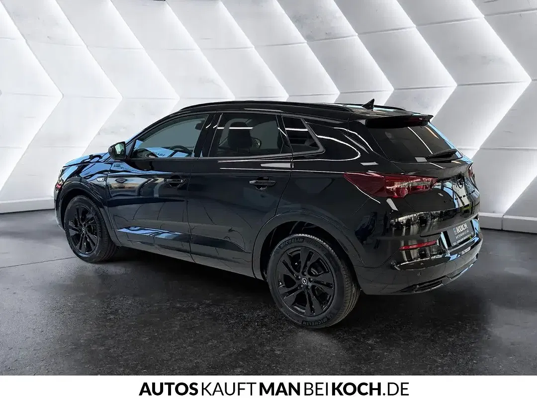 Opel Grandland - Thumbnail 2