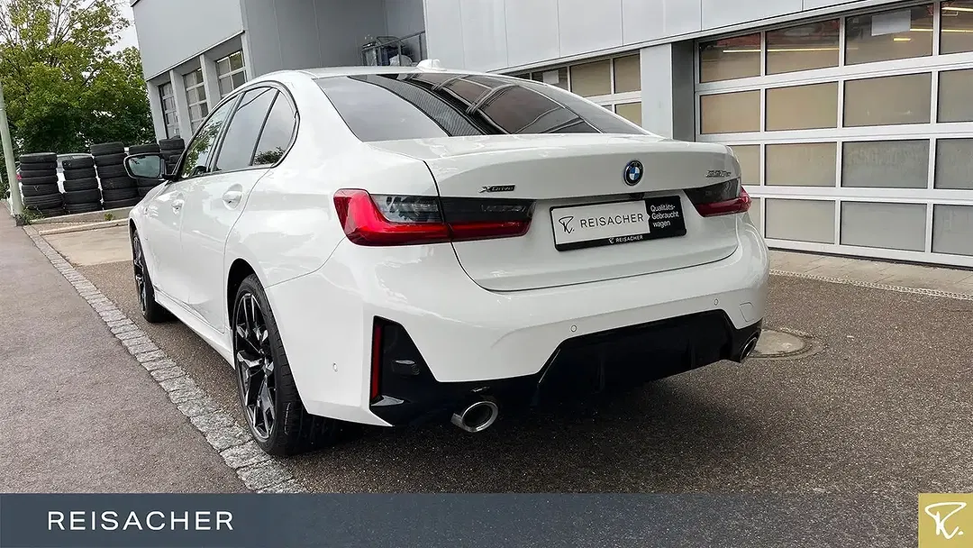 BMW 330 - Thumbnail 2