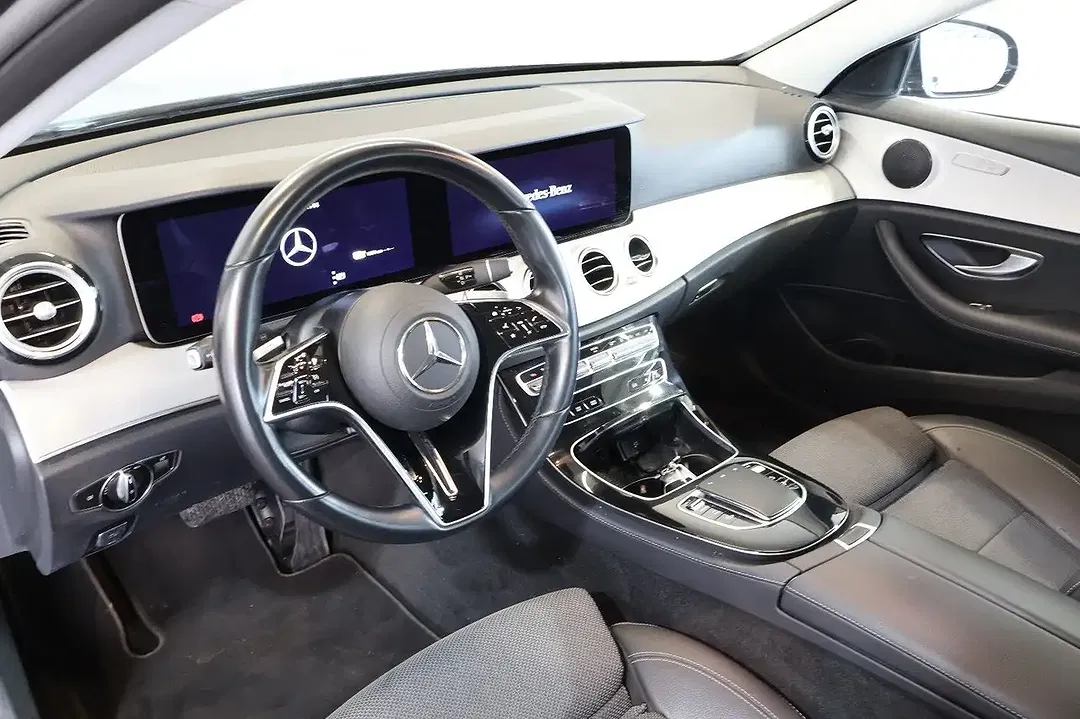 Mercedes-Benz E 300 - Thumbnail 10