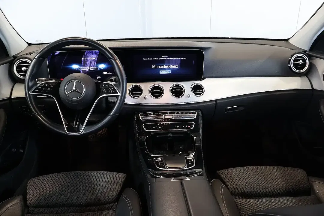 Mercedes-Benz E 300 - Thumbnail 7
