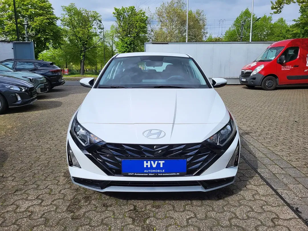 Hyundai i20 - Thumbnail 3