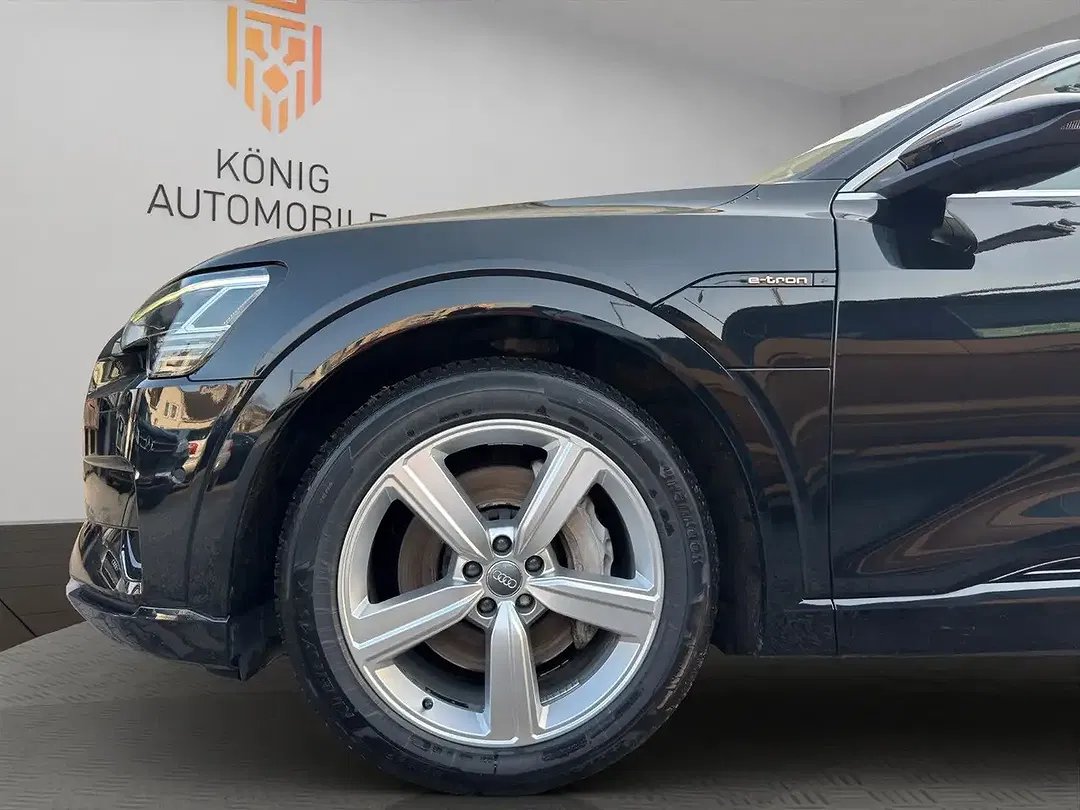 Audi e-tron - Thumbnail 3