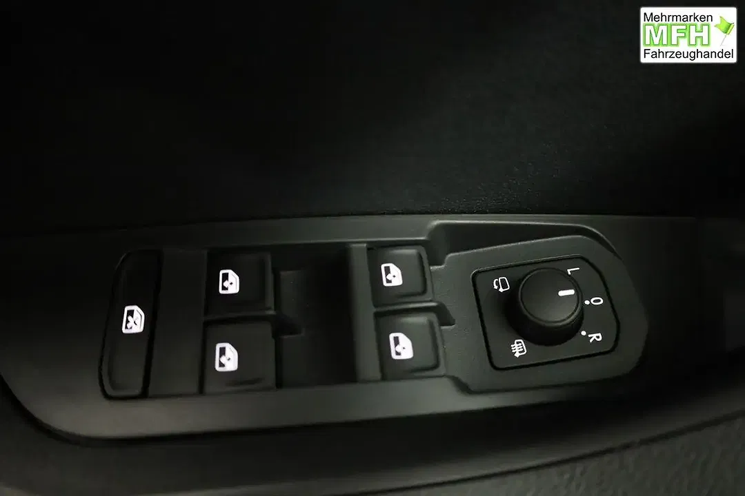 Skoda Karoq - Thumbnail 7