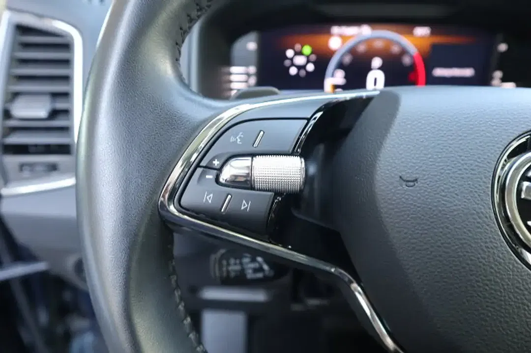 Skoda Karoq - Thumbnail 13