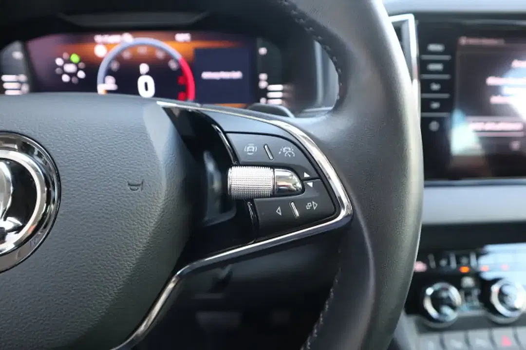Skoda Karoq - Thumbnail 14
