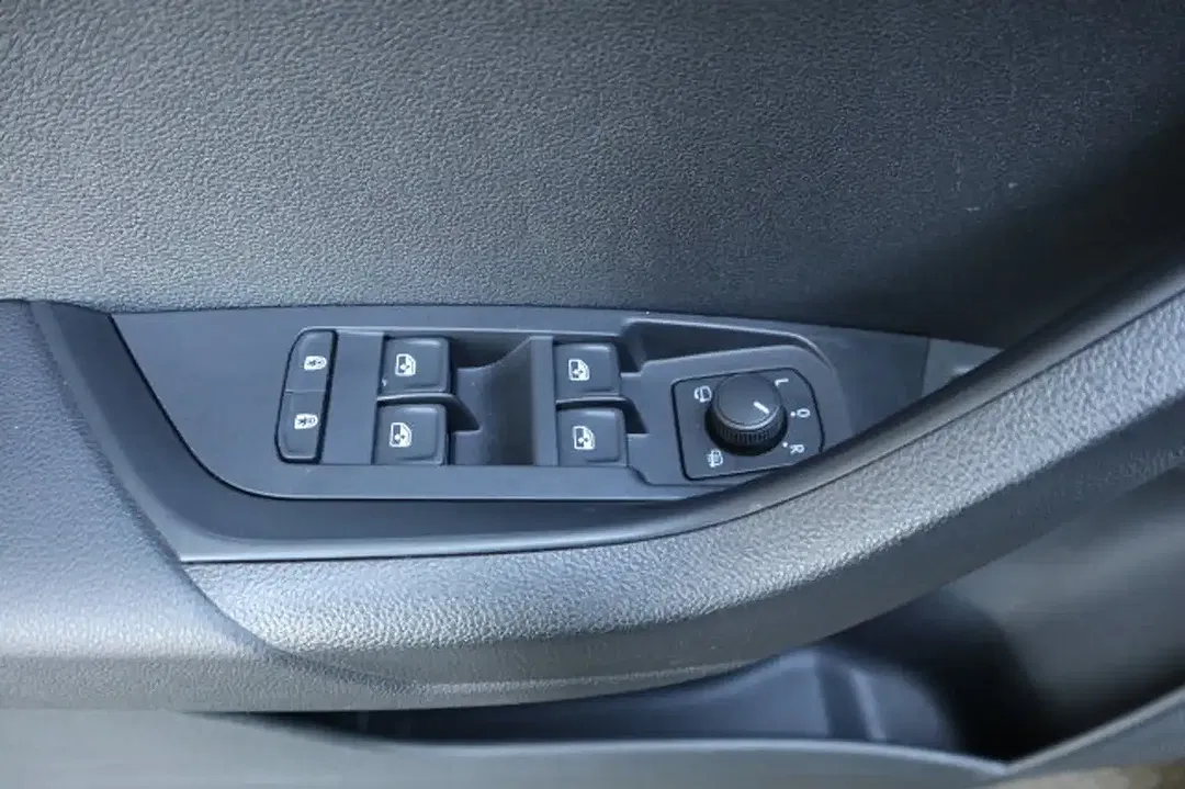 Skoda Karoq - Thumbnail 8