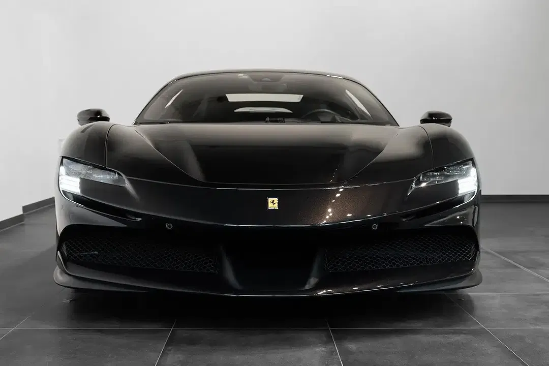 Ferrari SF90 Stradale - Thumbnail 2