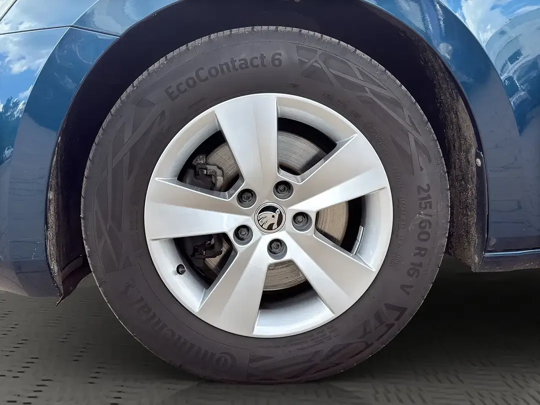 Skoda Superb - Thumbnail 10