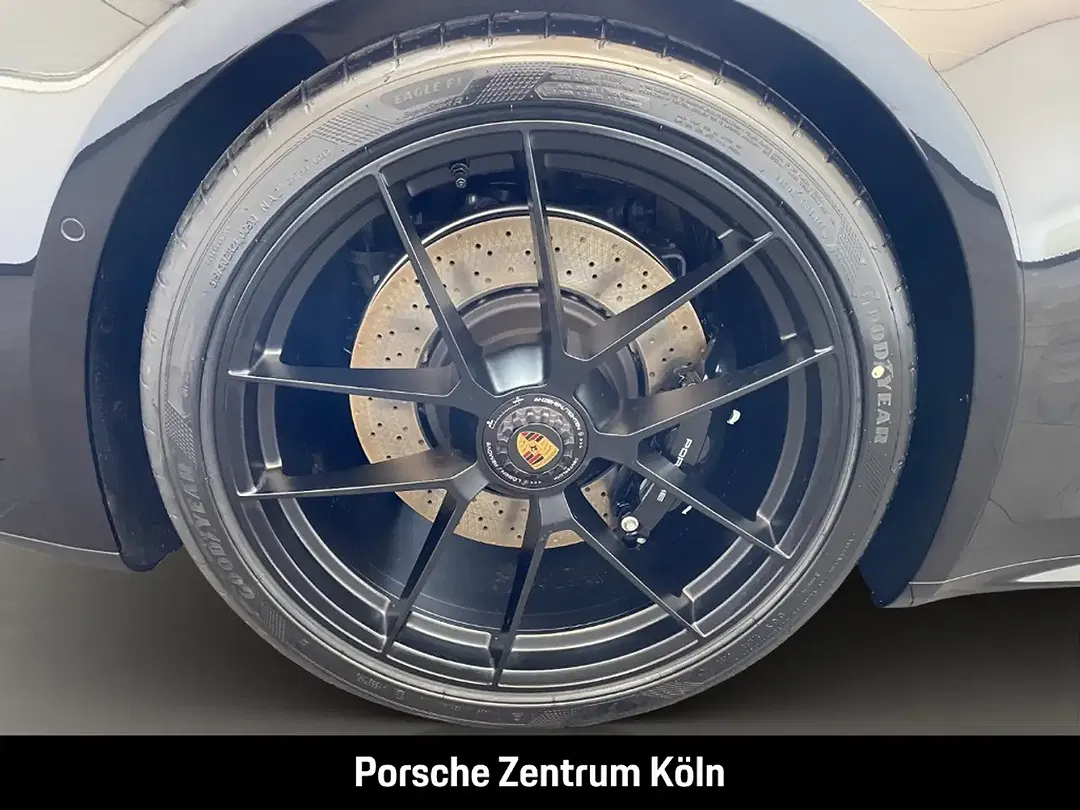 Porsche 992 - Thumbnail 10