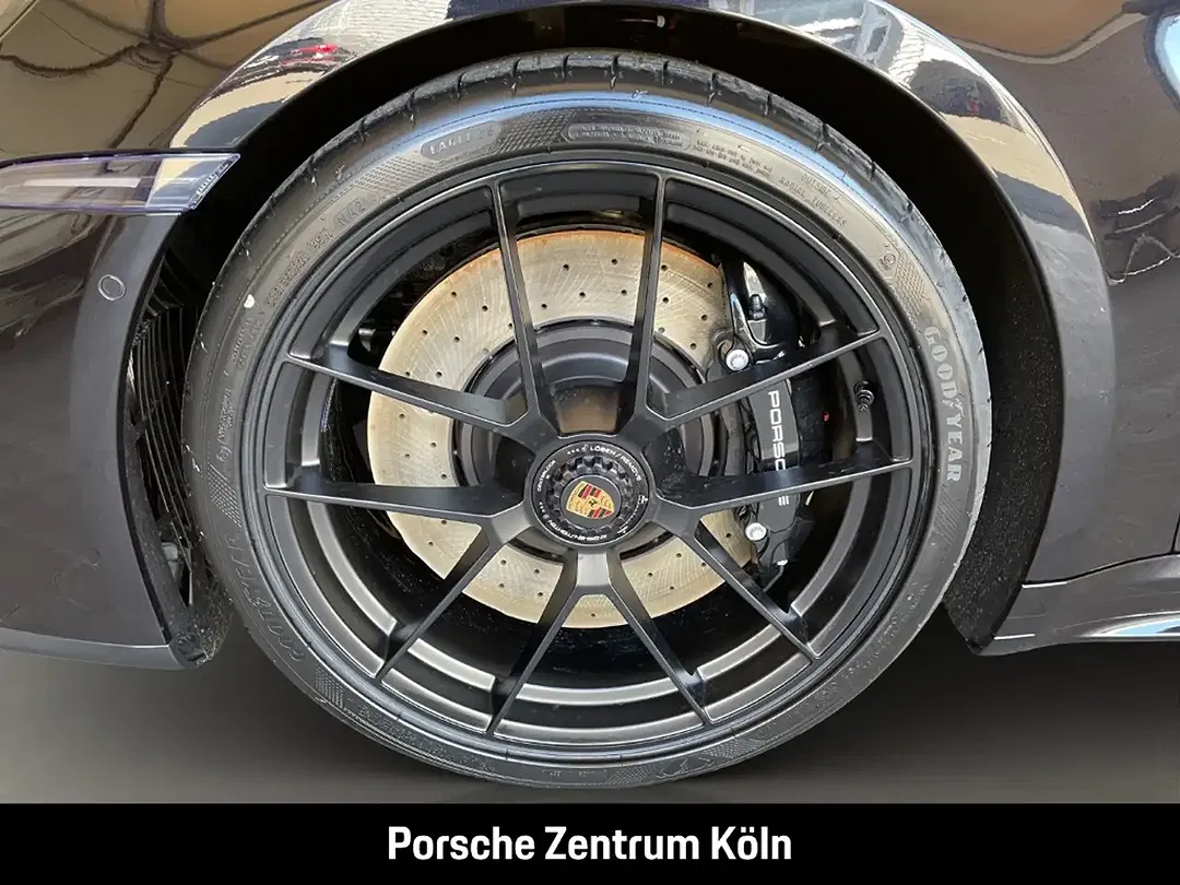 Porsche 992 - Thumbnail 12