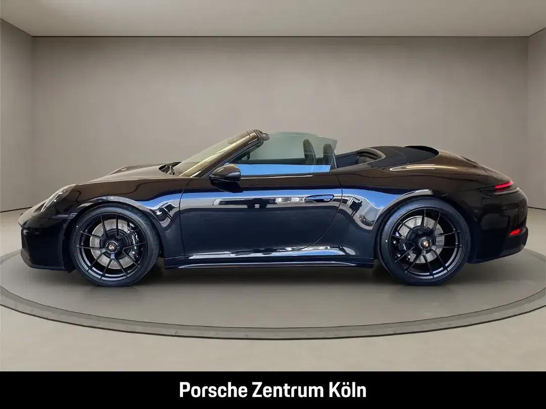 Porsche 992 - Thumbnail 2