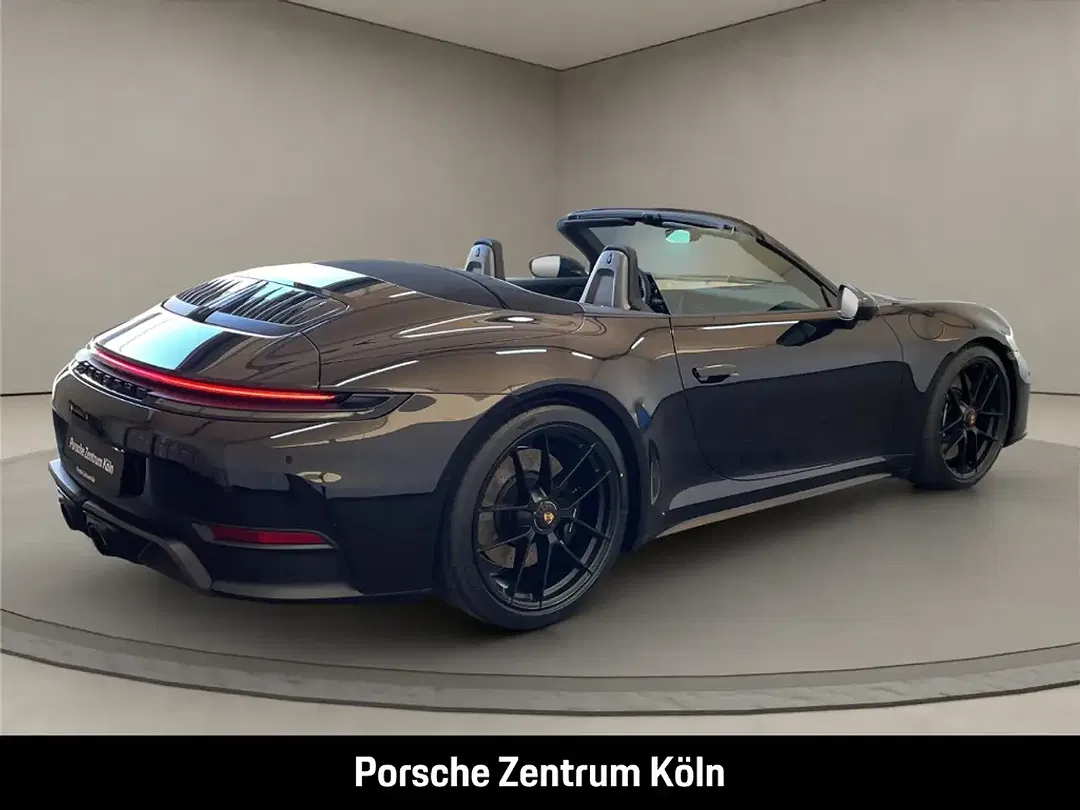 Porsche 992 - Thumbnail 5