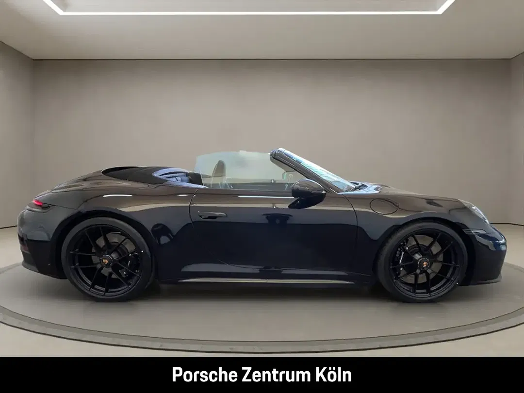 Porsche 992 - Thumbnail 6
