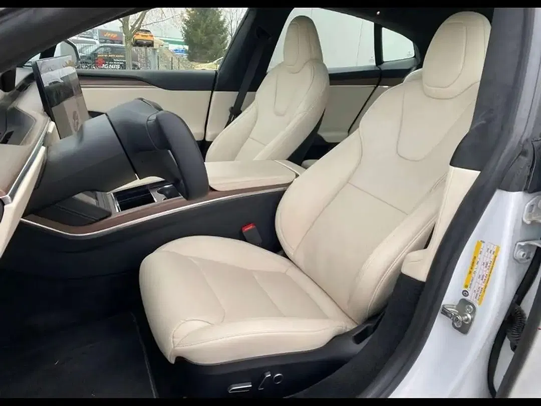 Tesla Model S - Thumbnail 12