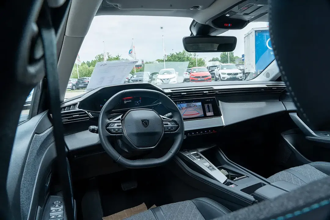 Peugeot 408 - Thumbnail 11