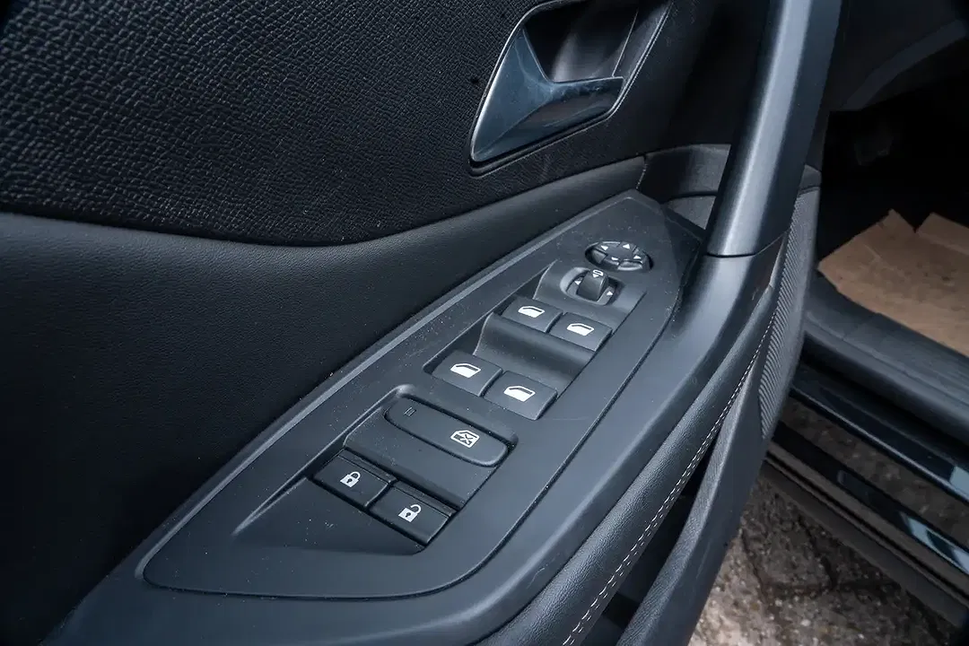 Peugeot 408 - Thumbnail 12
