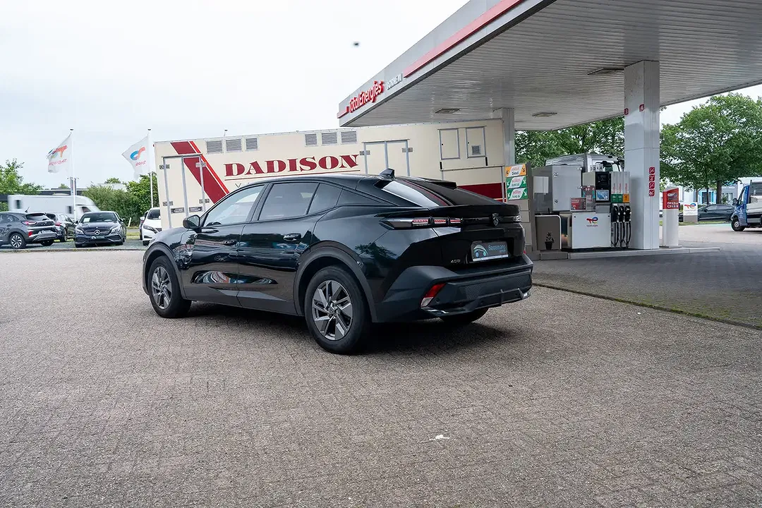 Peugeot 408 - Thumbnail 3