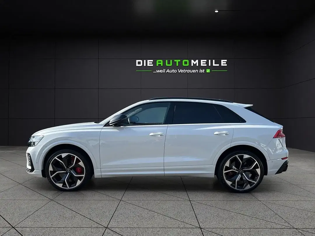 Audi RS Q8 - Thumbnail 2