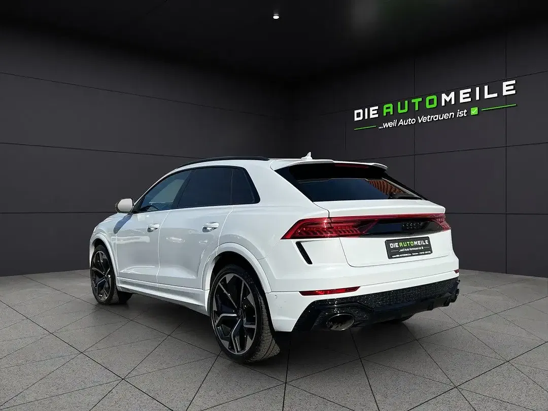 Audi RS Q8 - Thumbnail 3