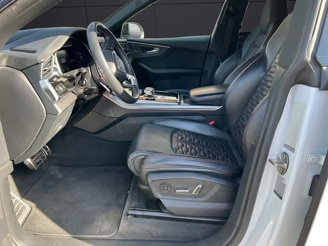 Audi RS Q8 - Thumbnail 9