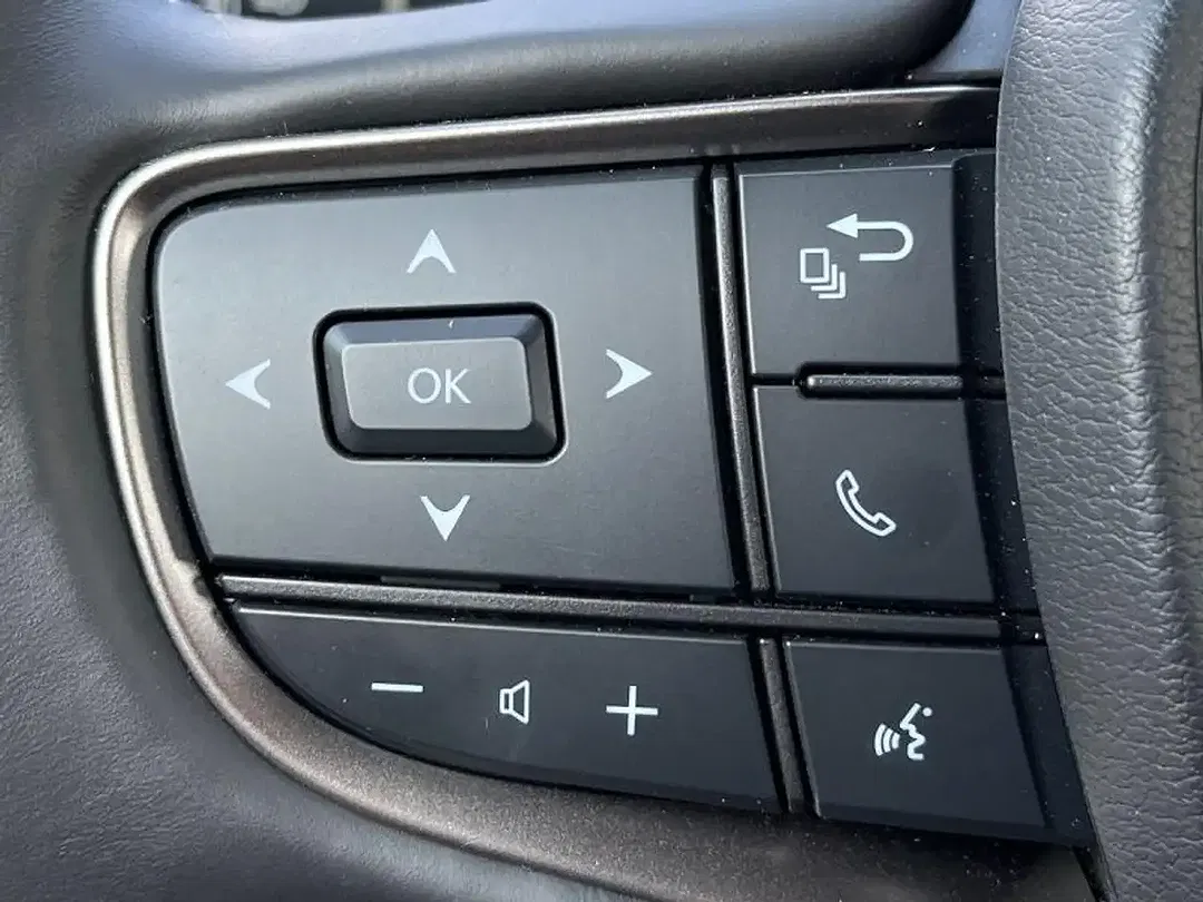 Lexus UX 300h - Thumbnail 14
