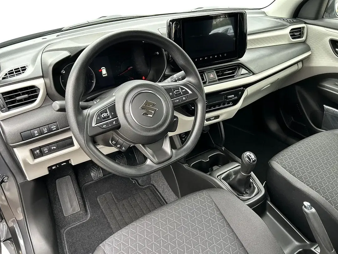 Suzuki Swift - Thumbnail 11