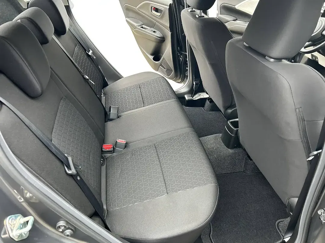 Suzuki Swift - Thumbnail 14