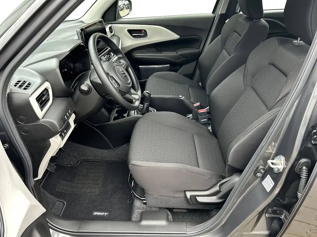 Suzuki Swift - Thumbnail 9