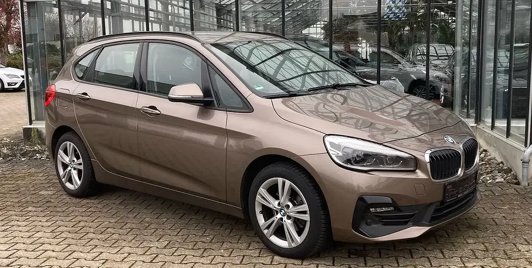 BMW 218 - Thumbnail 2