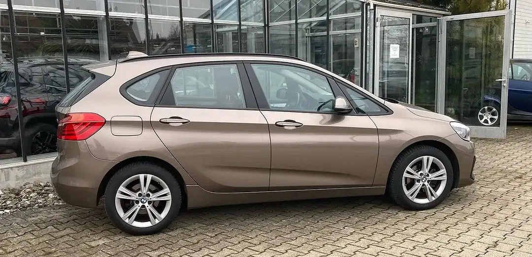 BMW 218 - Thumbnail 3