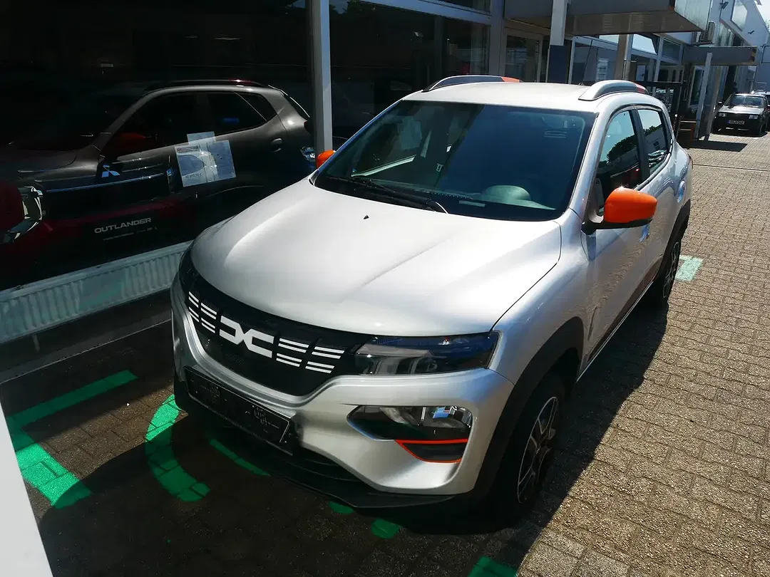 Dacia Spring - Thumbnail 3