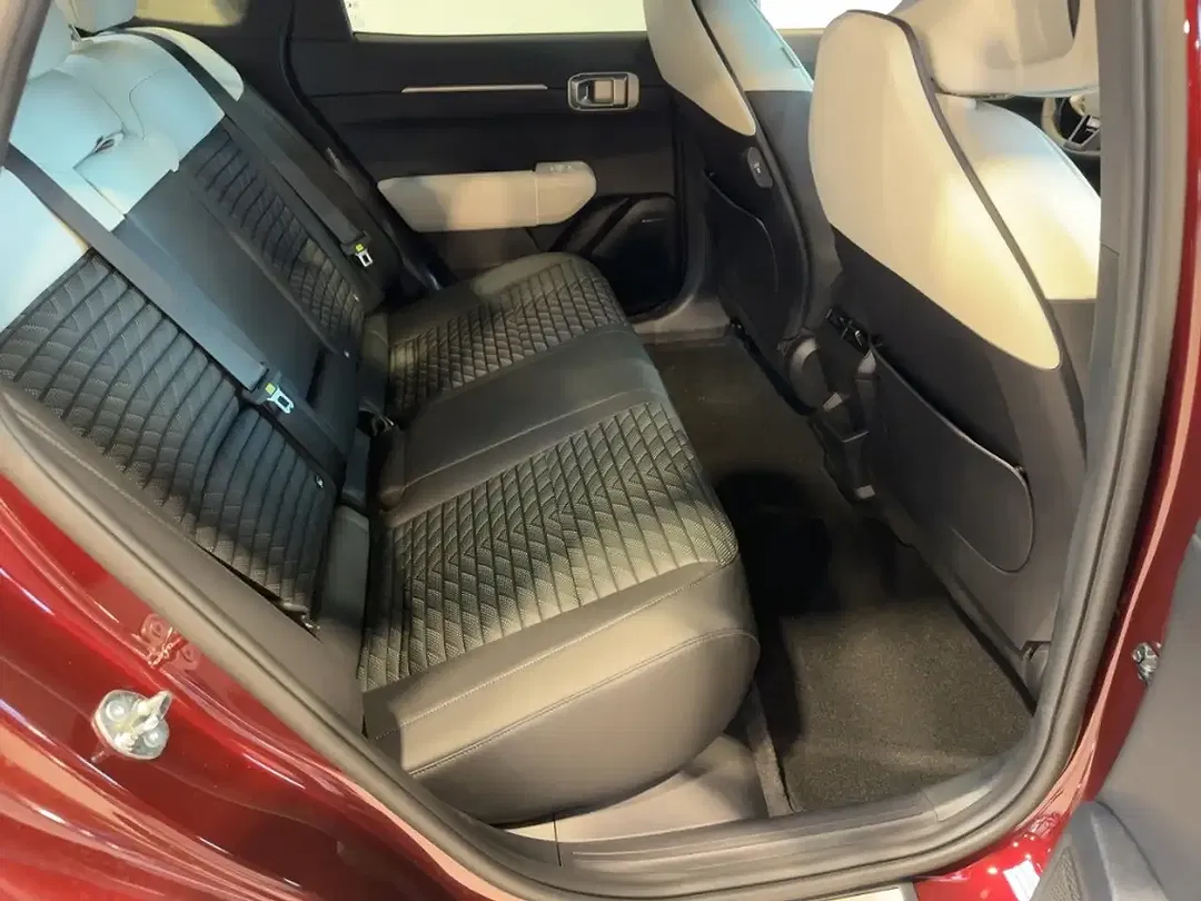 Kia EV4 - Thumbnail 10
