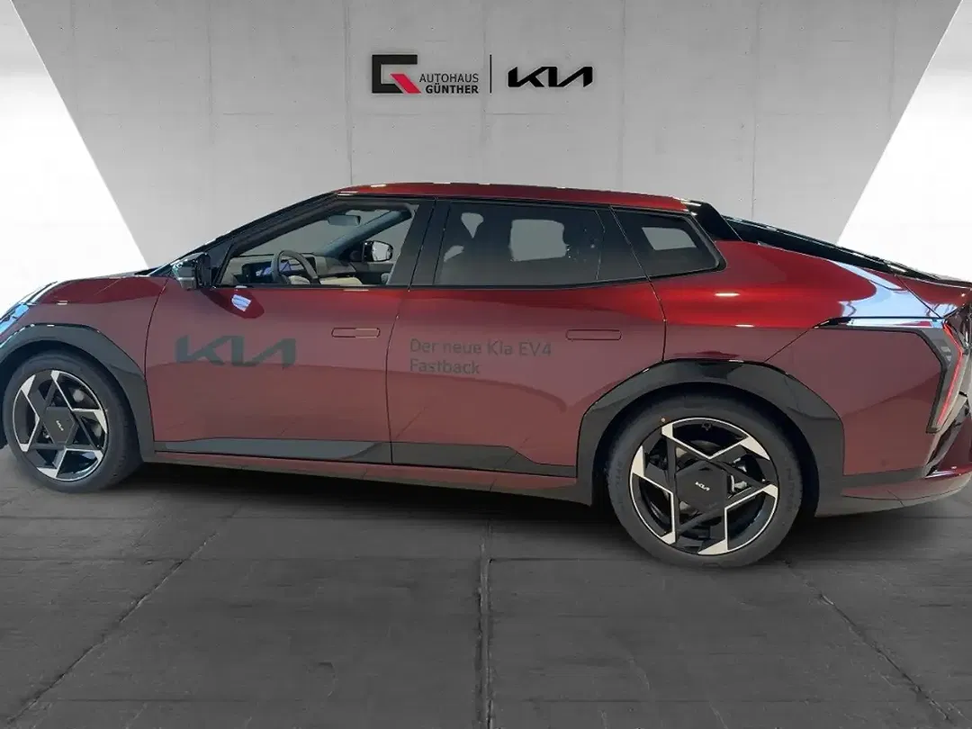Kia EV4 - Thumbnail 1