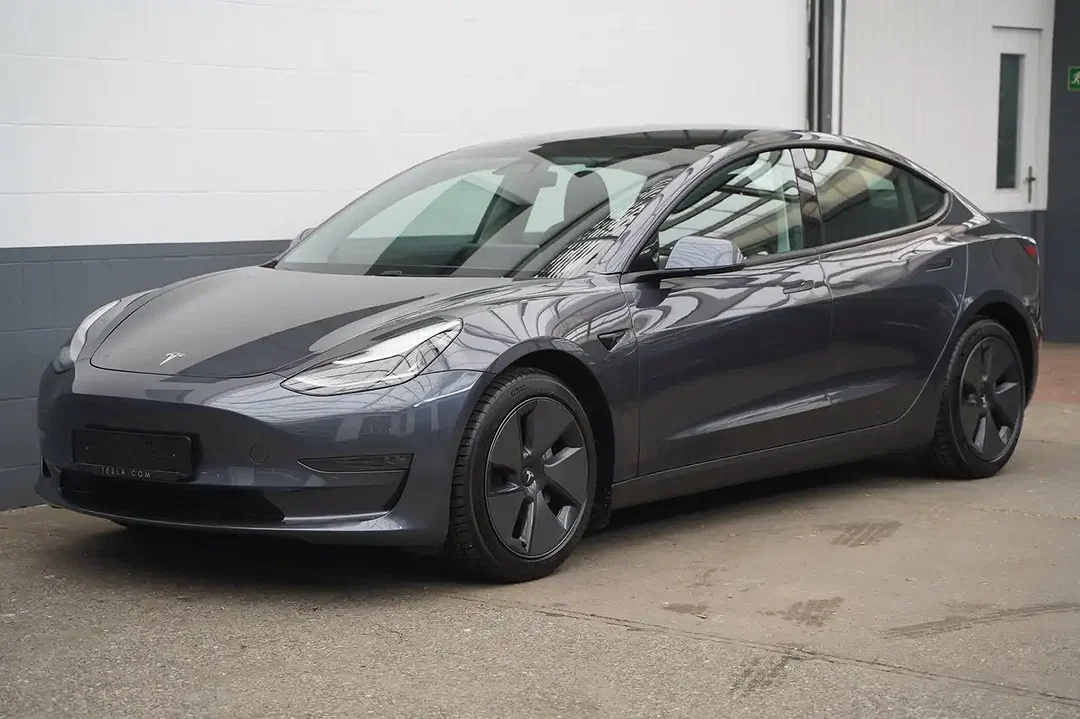 Tesla Model 3 - Afbeelding 1