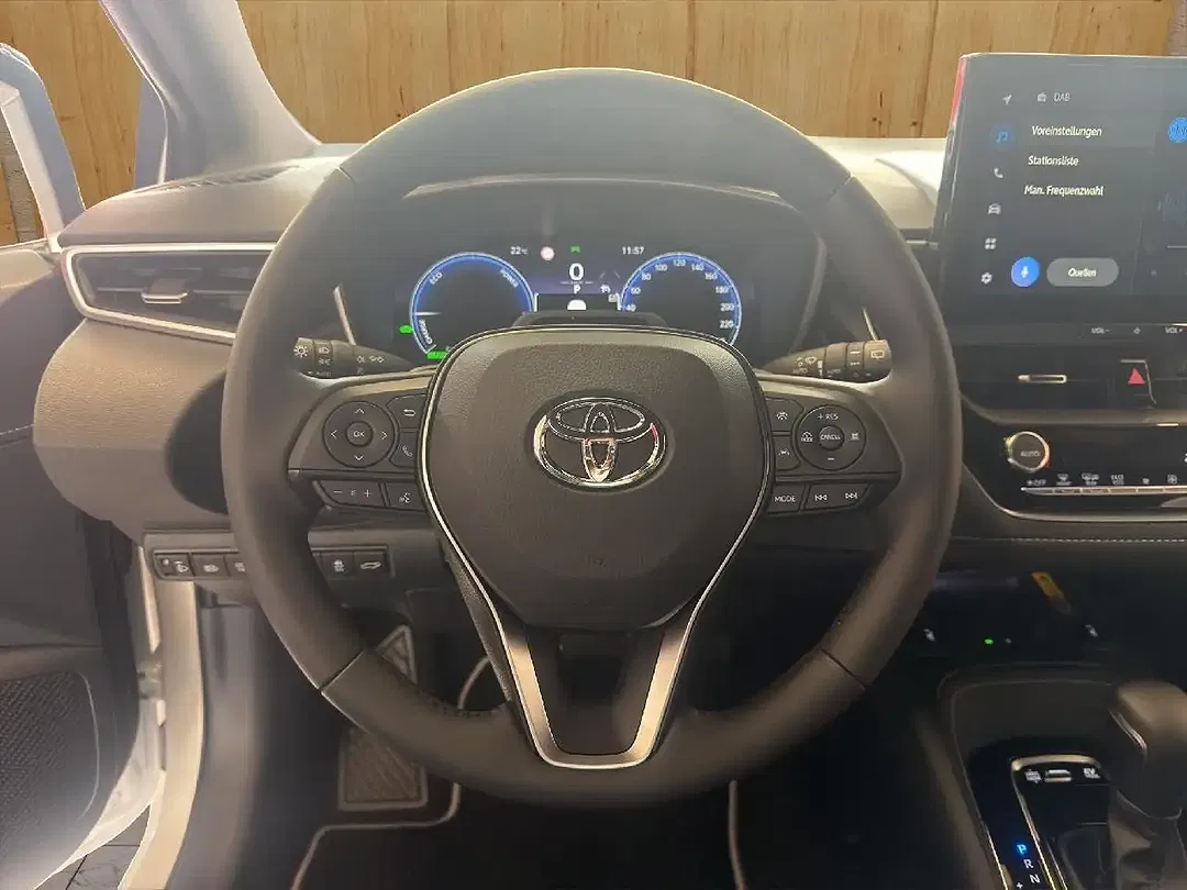 Toyota Corolla - Thumbnail 11