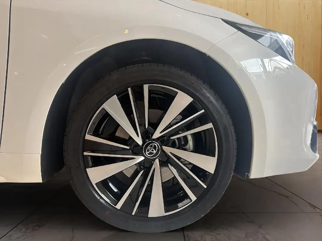 Toyota Corolla - Thumbnail 14