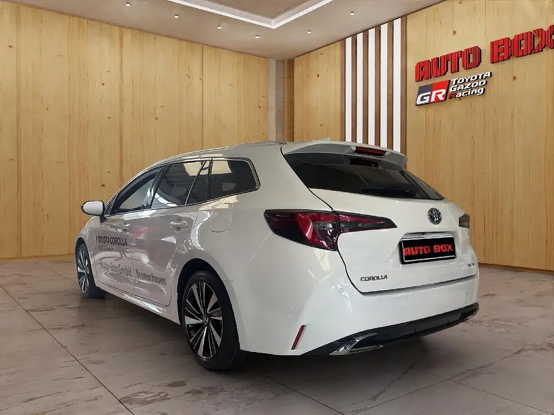 Toyota Corolla - Thumbnail 7