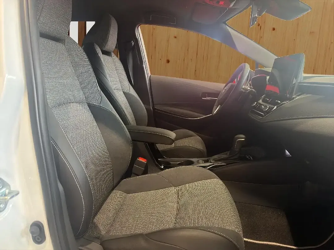 Toyota Corolla - Thumbnail 8
